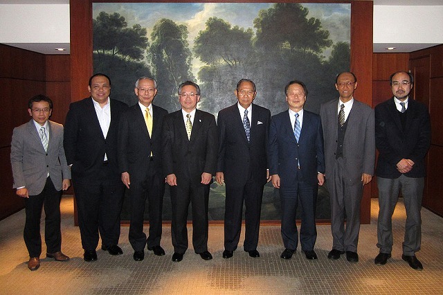 Meeting with Dr. Ginandjar Kartasasmita (TUAT notable alumnus). 著名な農工大卒業生と会合